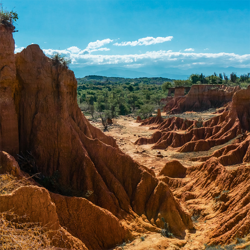 Desierto de la Tatacoa y Mirador Mano del Gigante