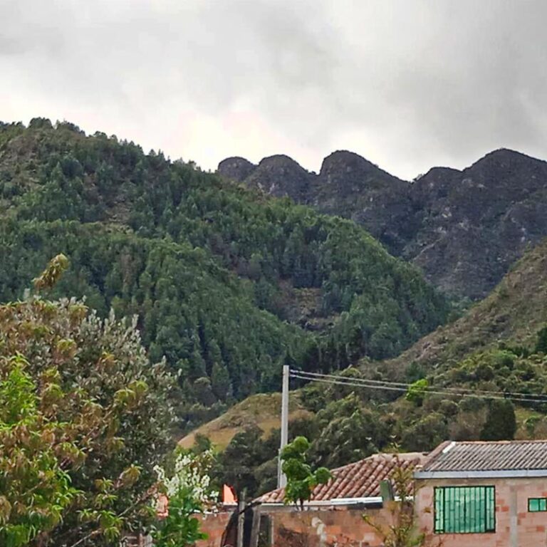 caminata-cerro-de-las-tres-viejas-1