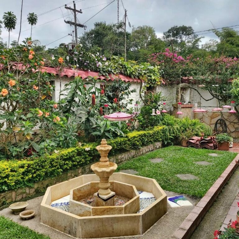 jardin-encantado-y-laguna-el-tabacal-8