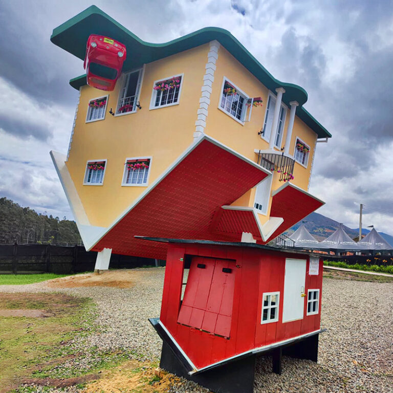 Caminata a la Casa Loca y Laguna de Guatavita